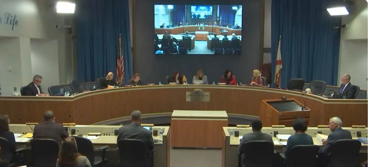 School Board Opposes Referendum to Elect Superintendent