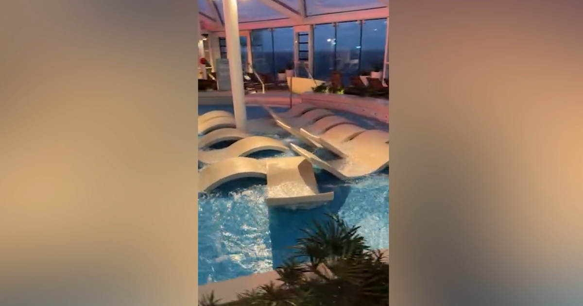 Video: Rough surf, huge waves rock cruise ship sailing near Florida