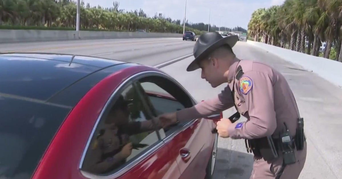 Florida's new $2,000 crash-reporting threshold leaves drivers asking how to judge the damage
