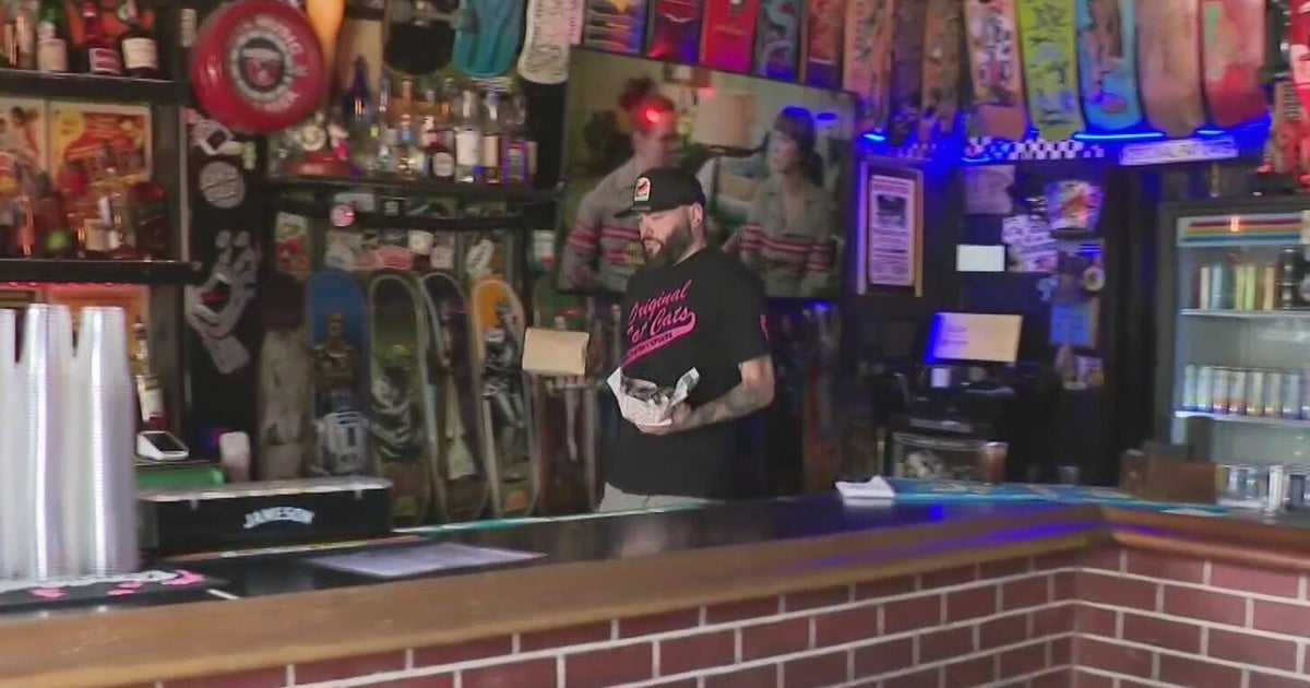 Fort Lauderdale proposes earlier closing times for downtown bars, facing pushback from business owners