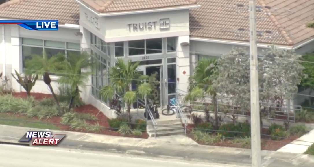 Suspicious packages found at 2 businesses in Wilton Manors