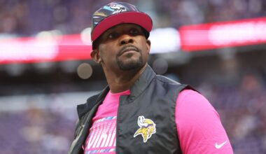 Brian Flores, Vikings face Dolphins, his former team