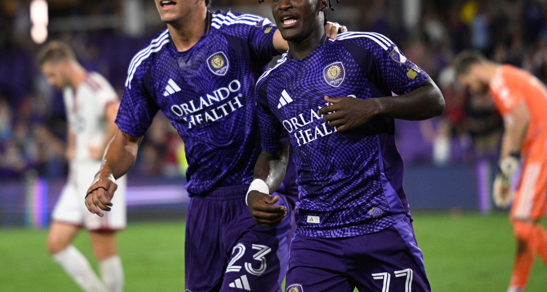 Iván Angulo's late goal, Crépeau's 12 stops save Orlando City in win over Columbus