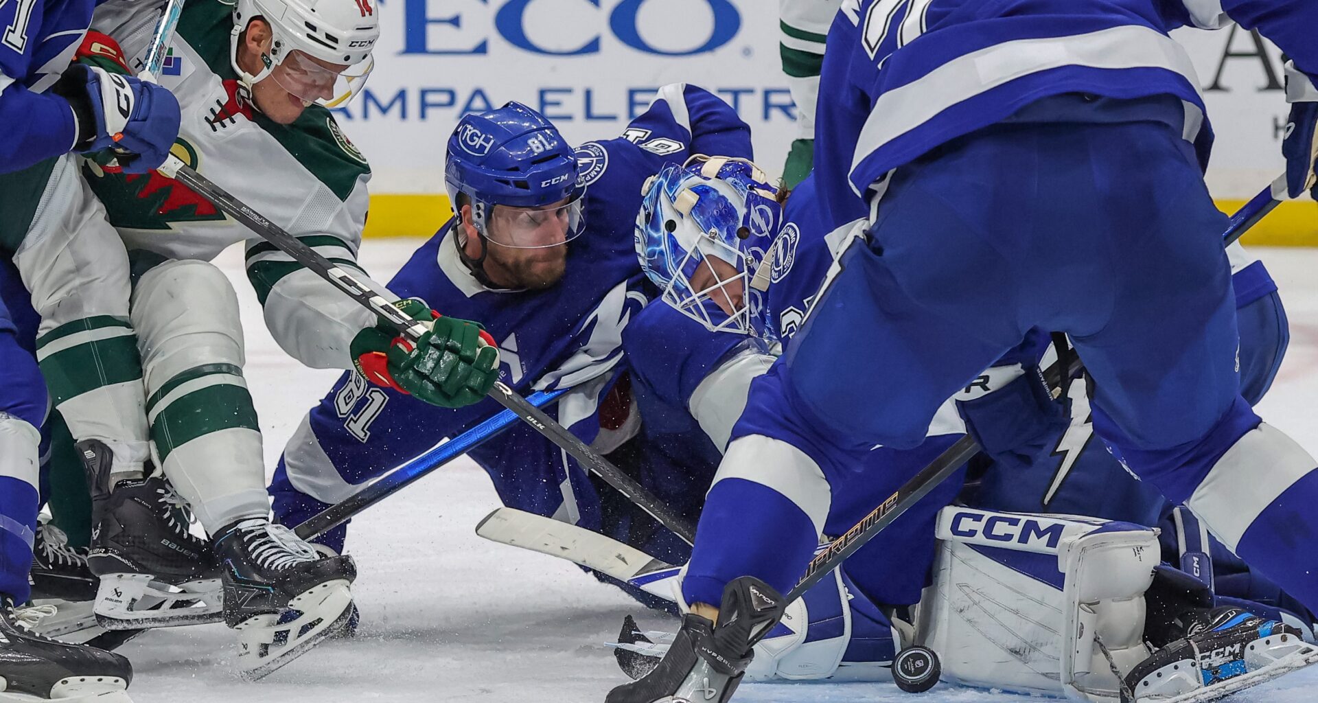 Lightning visit the Islanders after Carlson’s 2-goal game