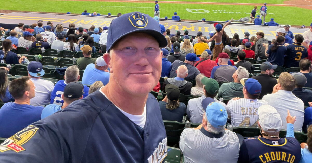 Rooting for the Brew Crew: Tampa resident from Wisconsin backs Brewers
