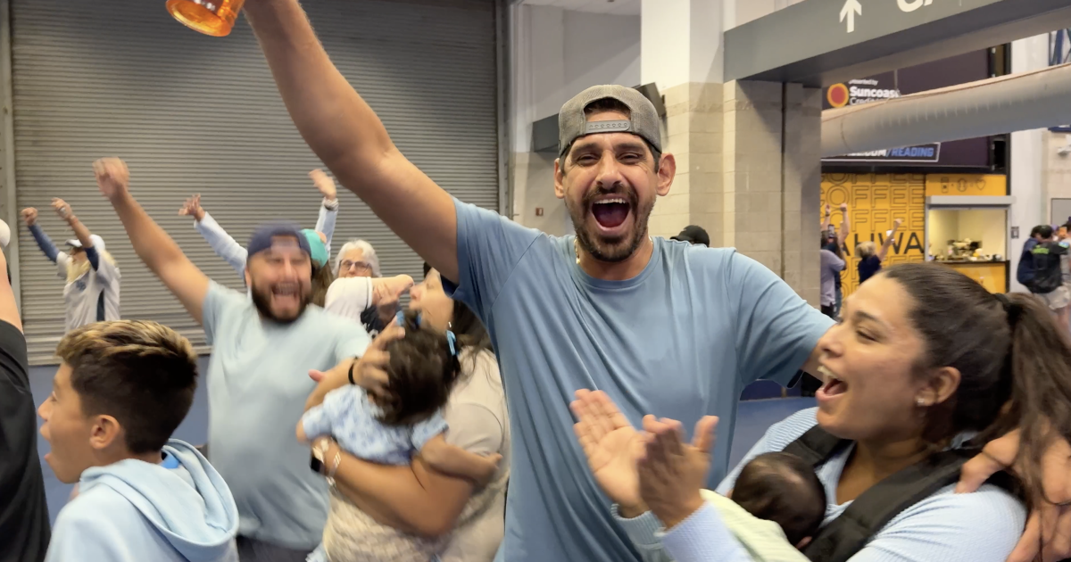 Rays fans celebrate as Tampa Bay sweeps Yankees, advances to ALCS