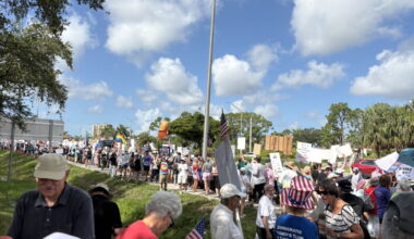 'No Kings' rallies planned Saturday across the U.S.; more than 20 sites in southern part of Florida | WGCU News