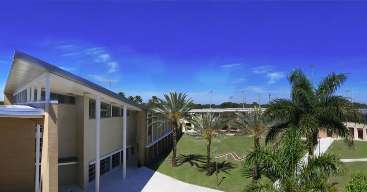 Lee Schools to have a new athletics and activities code of conduct following improprieties in two high school programs | WGCU News