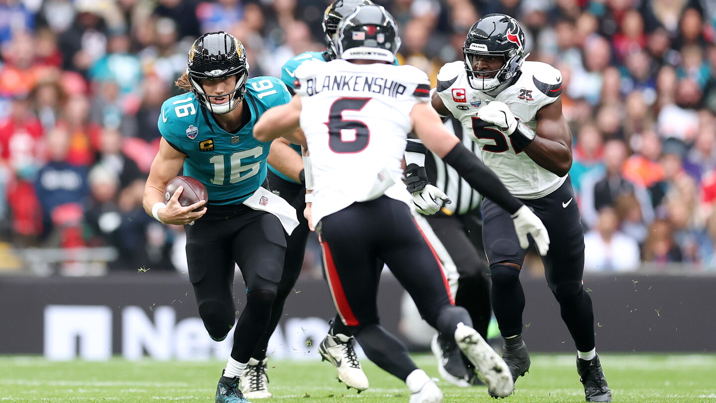 Texans lead as C.J. Stroud throws touchdown pass, Trevor Lawrence throws interception
