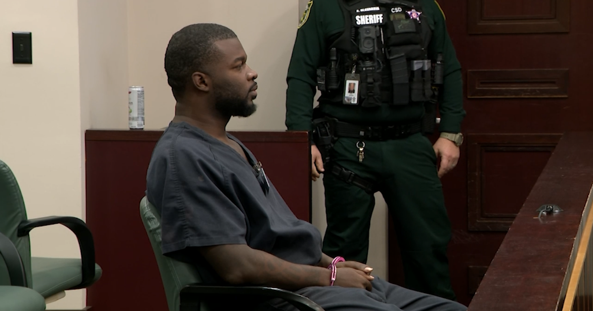Man accused of stabbing victim 4 times in downtown Orlando held without bond