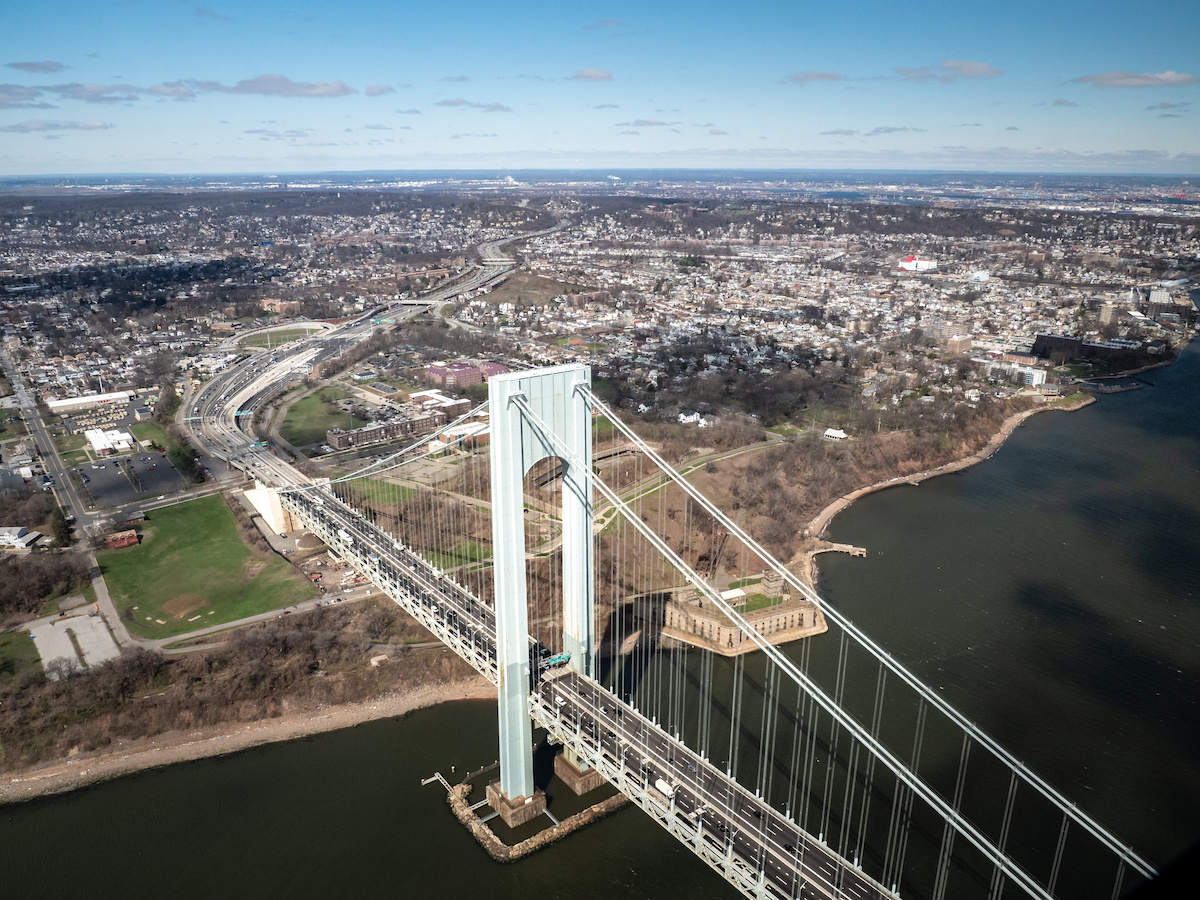 Verrazzano-Narrows Bridge closed to empty trailers as storm moves through NYC