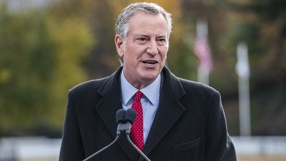 Newspaper removes interview with Bill de Blasio after former NYC mayor says the quotes were ‘fabricated’ – NBC New York