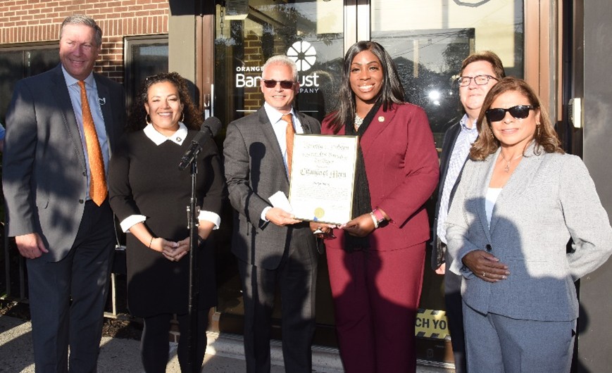 From left: Michael Gilfeather, President and CEO, Orange Bank & Trust Company; New York State Senator Nathalia Fernandez; Anthony Mormile, Senior Vice President and Bronx Market Manager, Orange Bank & Trust Company; Bronx Borough President Vanessa Gibson; Jonathan Rouis, Chairman Orange Bank & Trust; and Olga Tirado, Orange Bank & Trust Company Board Member.