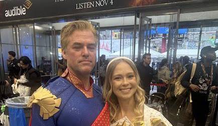 Colorful Comic Con Draws Over 250,000 Costumed Characters