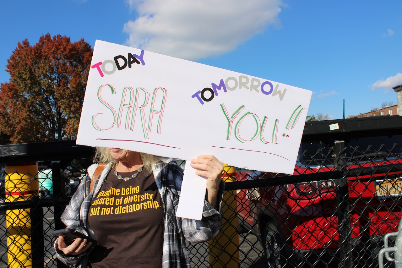Staten Island protesters rally for detained asylum seeker 