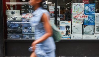 NY businesses prep for holiday crowds, sales … and maybe raids by immigration agents