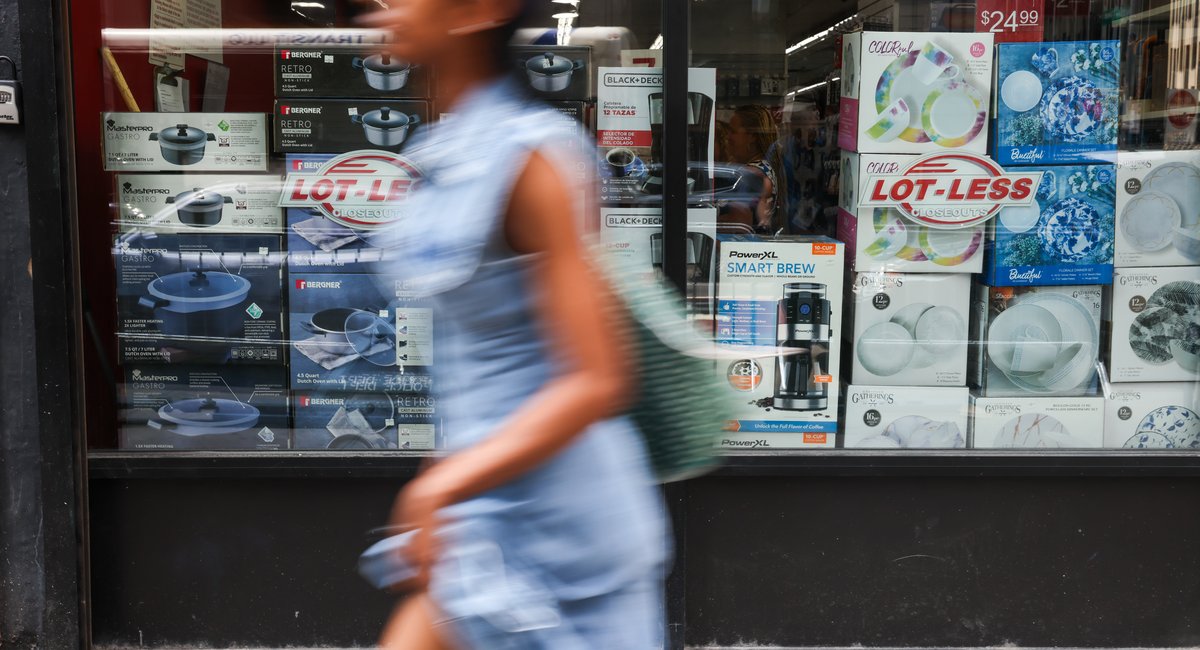 NY businesses prep for holiday crowds, sales … and maybe raids by immigration agents