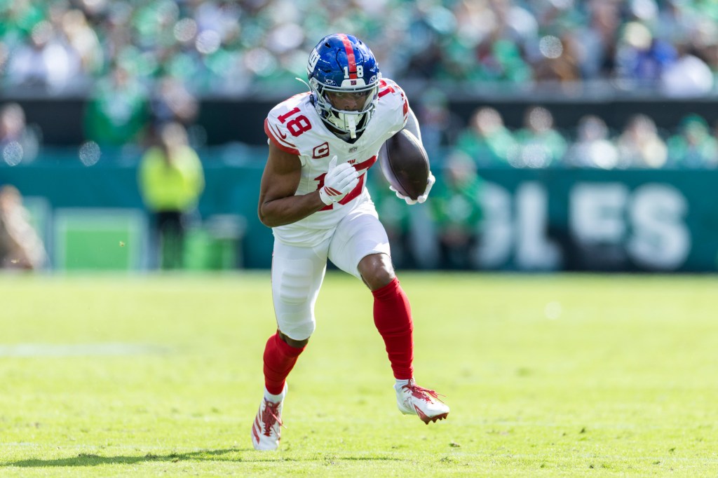 New York Giants wide receiver Darius Slayton (18) runs the ball during the first half at Lincoln Financial Field, Sunday, Oct. 26, 2025, in Philadelphia, PA.
