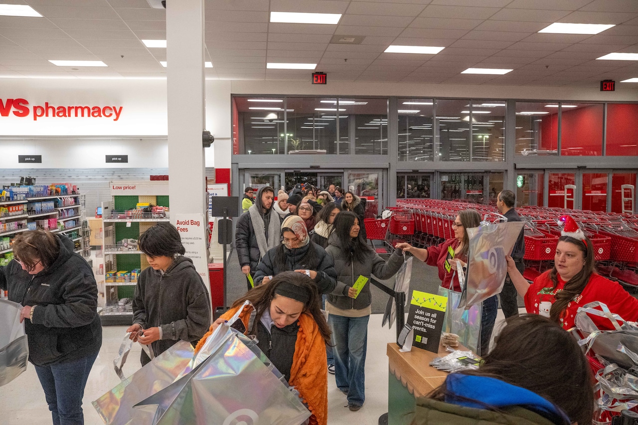 Staten Island Black Friday shopping 2025