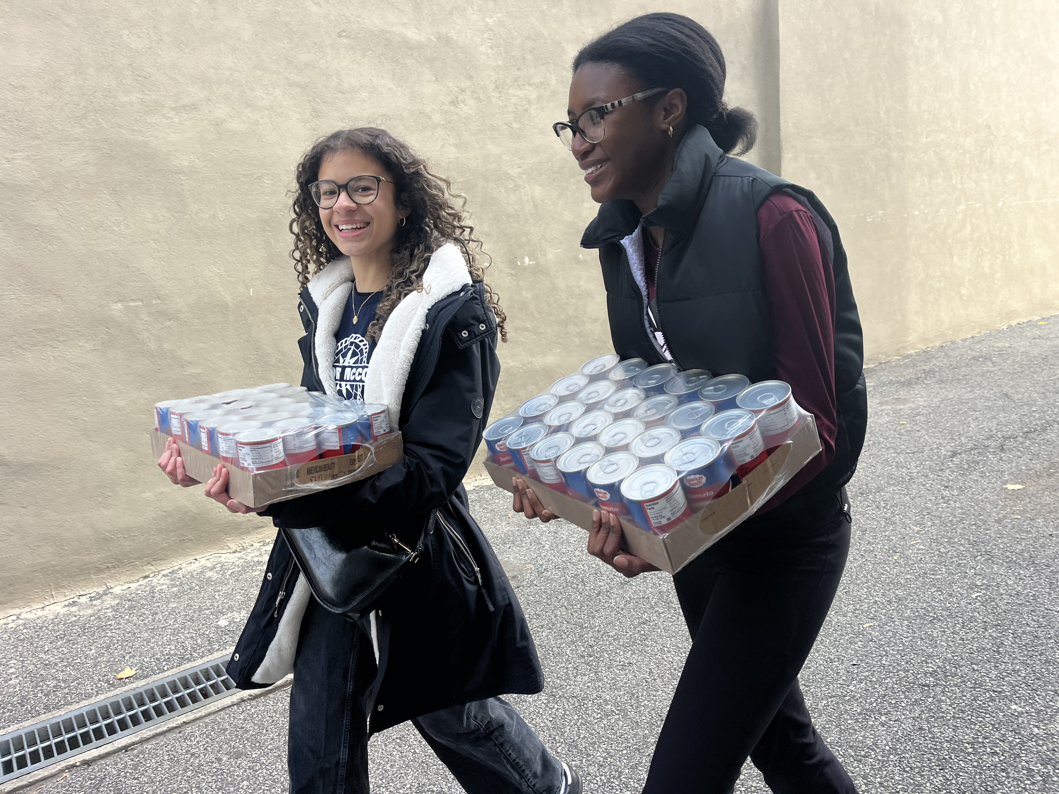 Students volunteer their time ahead of the annual Project Hospitality Poor People's Dinner, which is on Monday. (Advance/SILive.com | Jan Somma-Hammel)