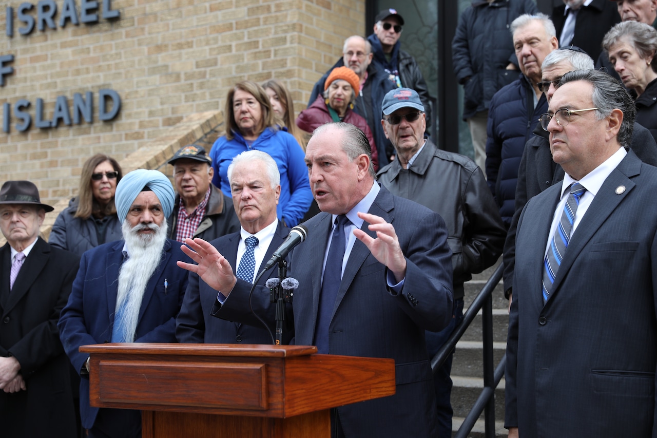 Staten Island religious leaders unite to condemn hate, celebrate freedom
