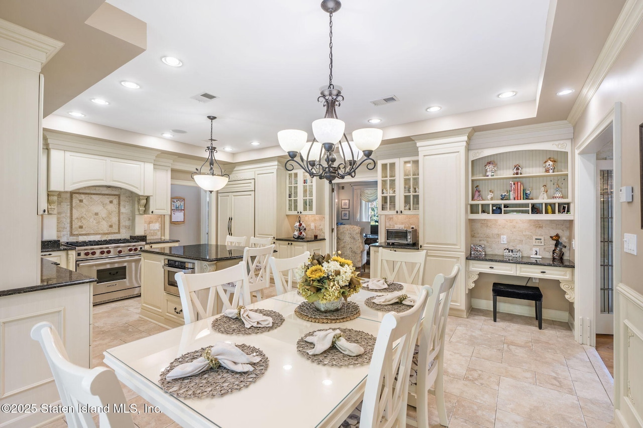304 Bertram Avenue, Annadale
