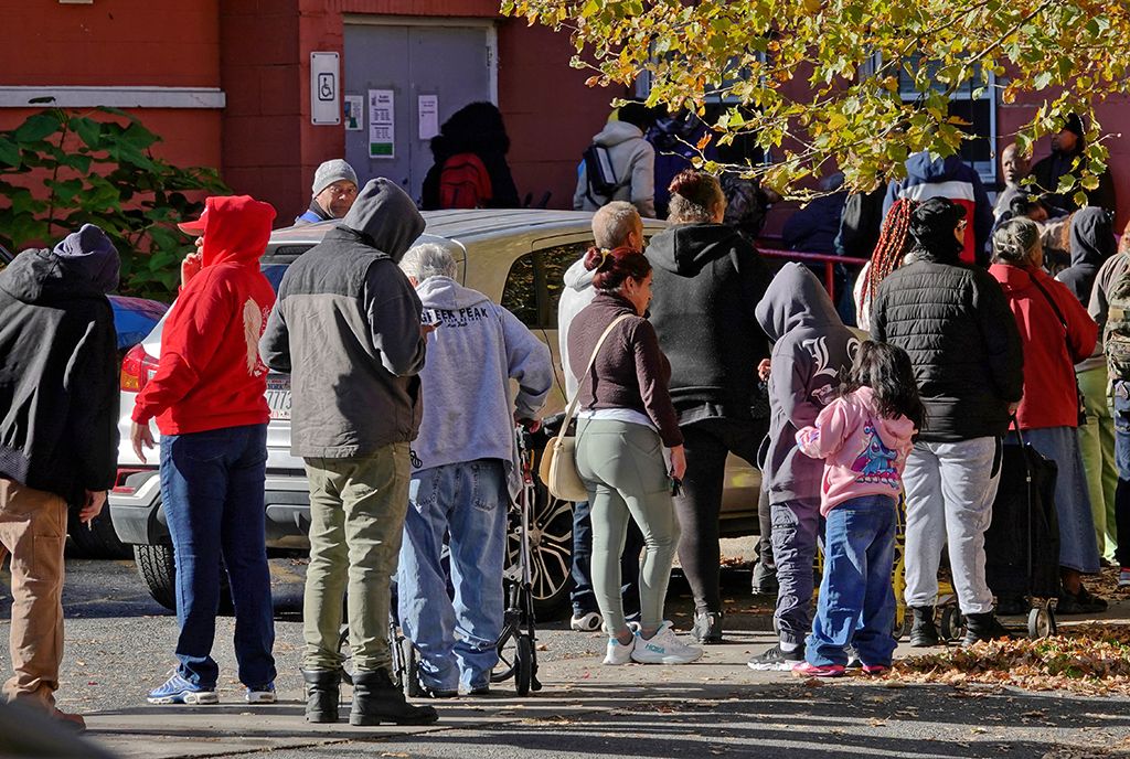 Central New Yorkers' SNAP benefits are set to freeze in November. We've compiled a list of food pantries.