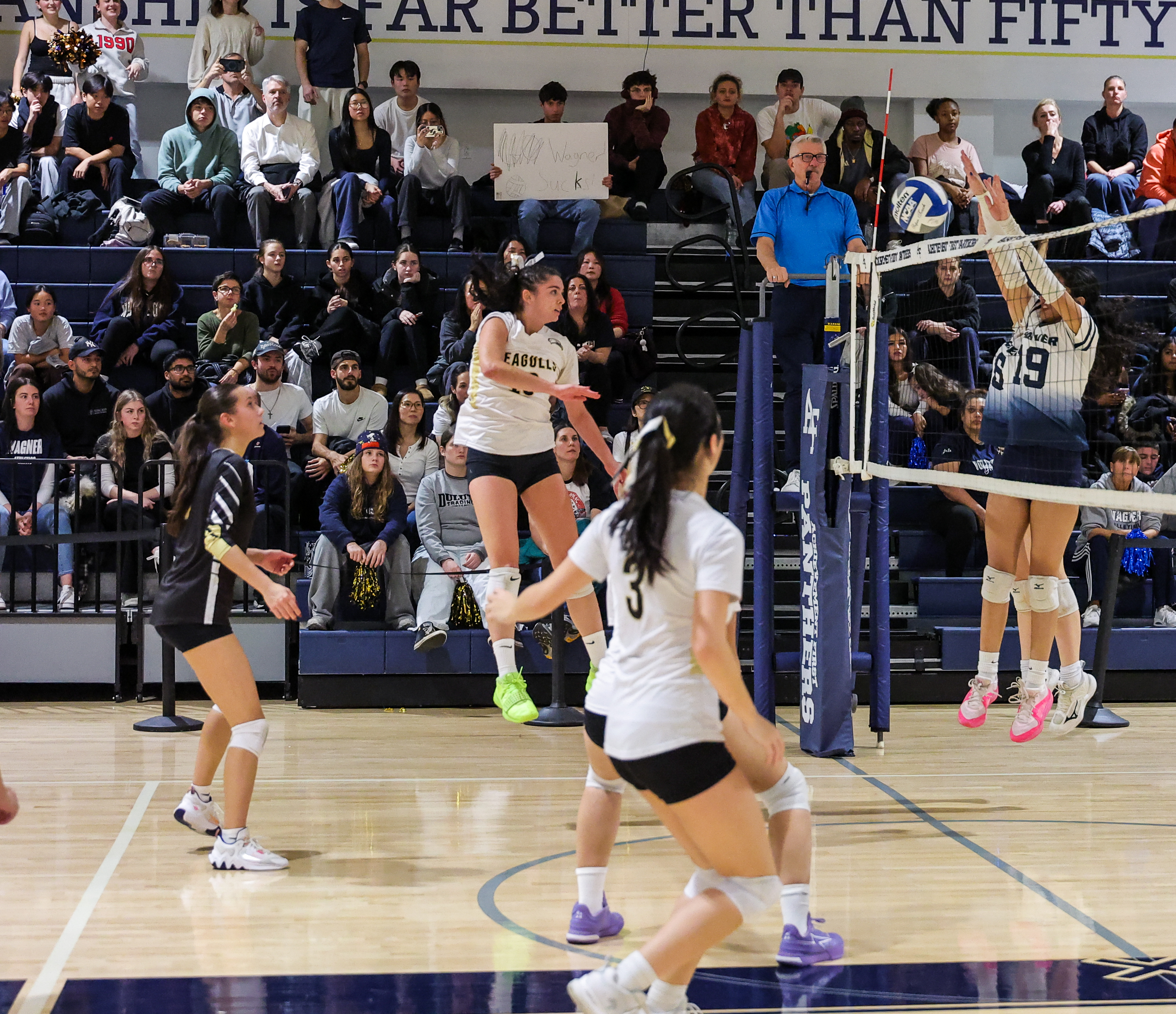 Staten Island HS girls’ volleyball: Susan Wagner beats MSIT to earn spot in PSAL city final, at Achievement First HS, in Brooklyn, on Wed. Nov. 19, 2025. (Kara Buzga for the Advance.SILive.com)