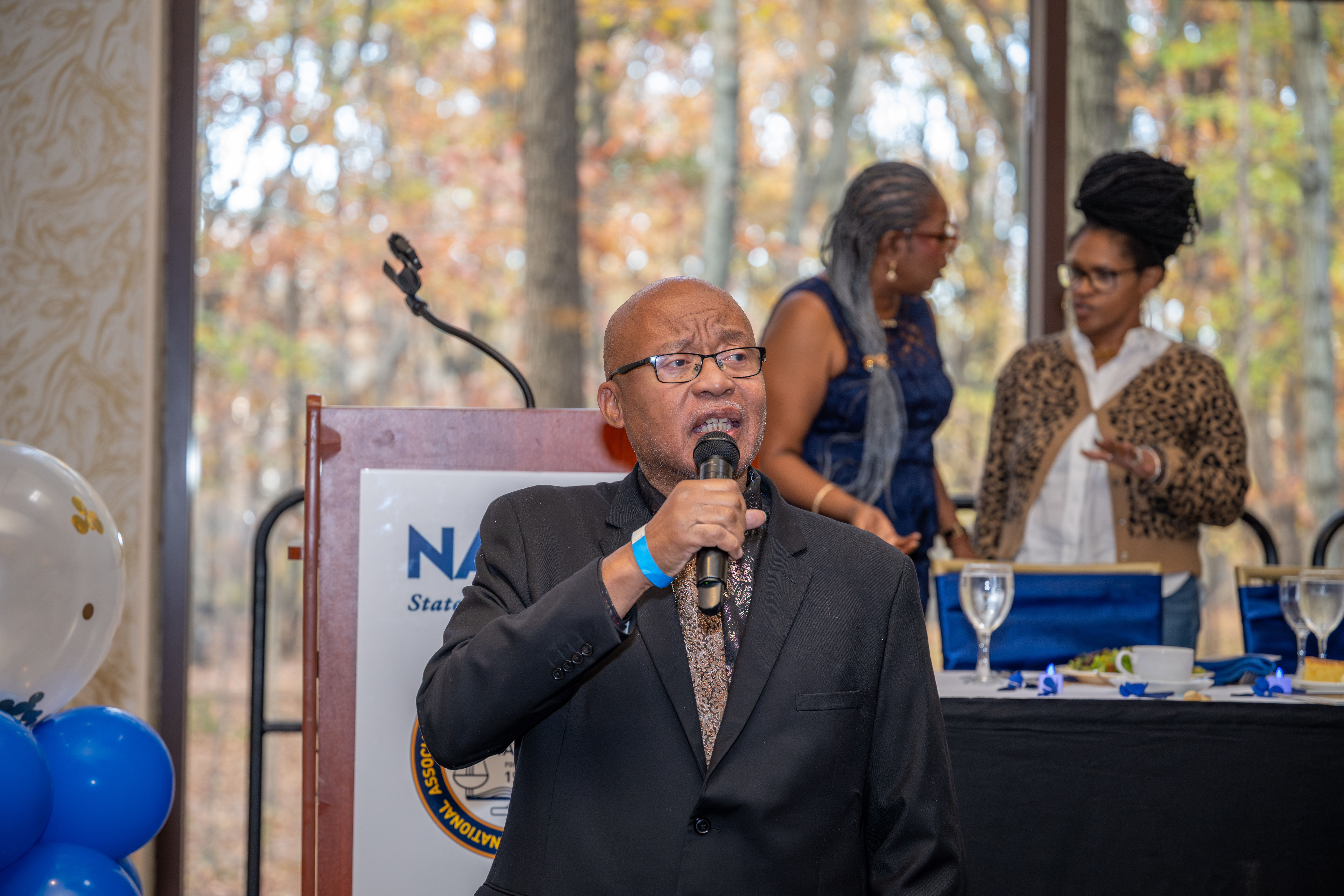 Rev. Dale Smith, pastor of First Central Baptist Church, offers a prayer at the Staten Island NAACP’s Freedom Fund Luncheon held at Nicotra’s Ballroom at the Hilton Garden Inn on Saturday, November 8, 2025, in Bloomfield. The milestone event marked 100 years of service to the community. (Owen Reiter for the Advance/SILive.com)