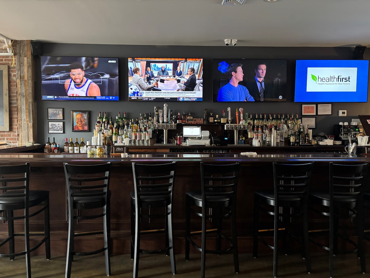 Randall Manor Tavern New