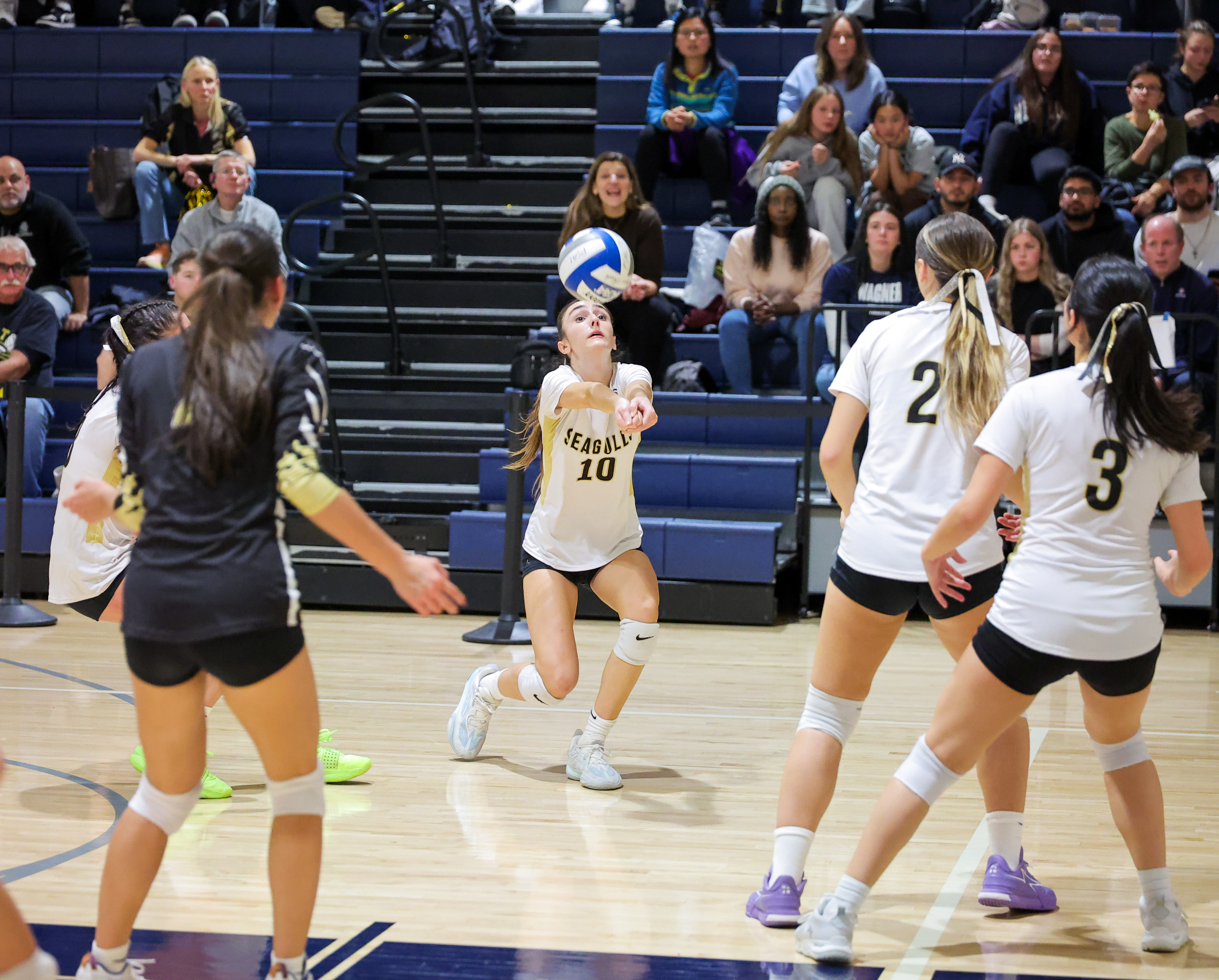 Staten Island HS girls’ volleyball: Susan Wagner beats MSIT to earn spot in PSAL city final, at Achievement First HS, in Brooklyn, on Wed. Nov. 19, 2025. (Kara Buzga for the Advance.SILive.com)