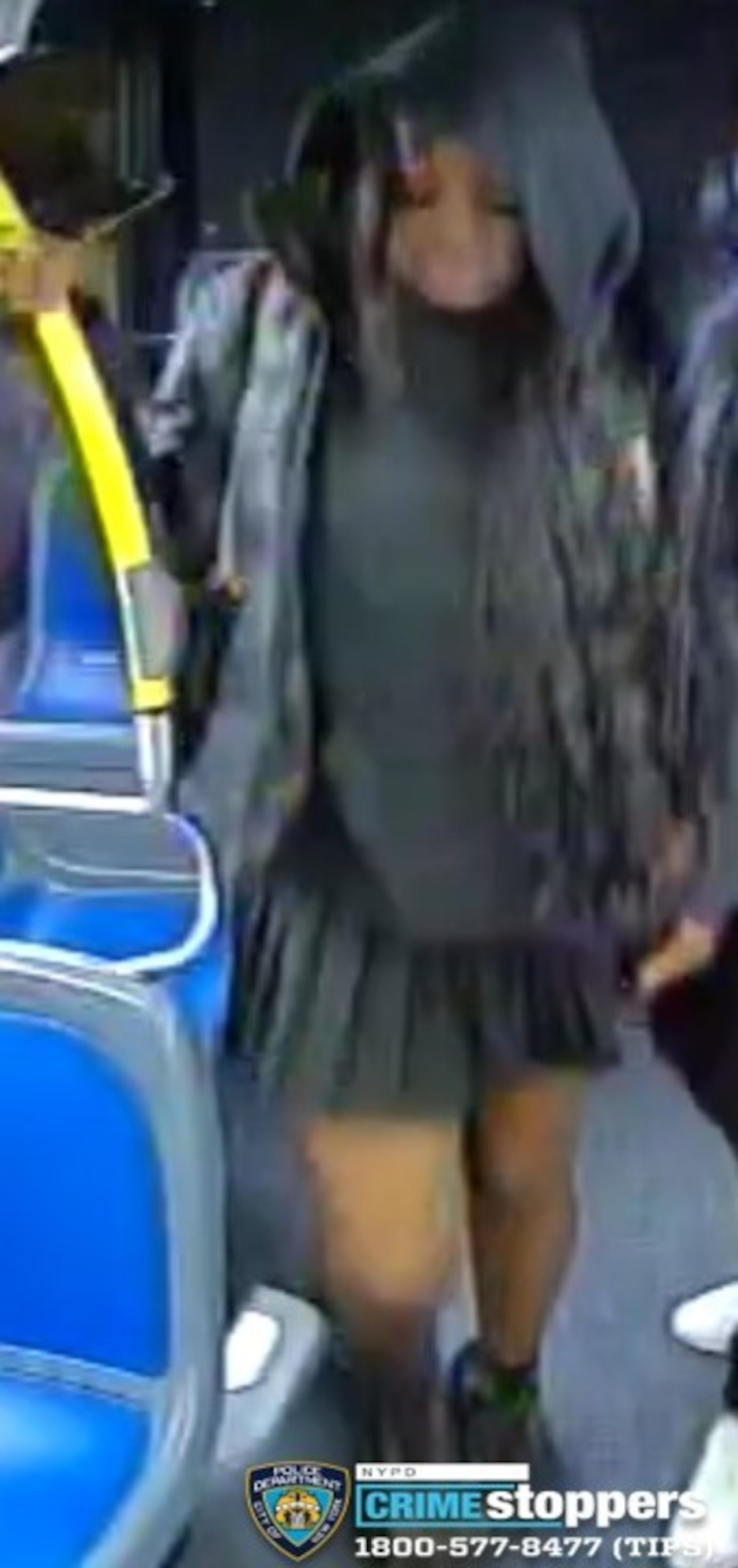 NYPD seeks tips in robbery at store on Staten Island
