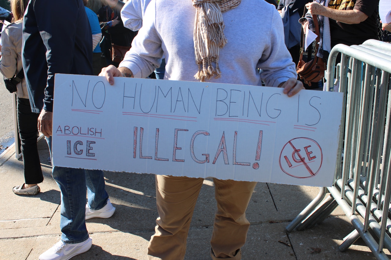 Staten Island protesters rally for detained asylum seeker outside Malliotakis office