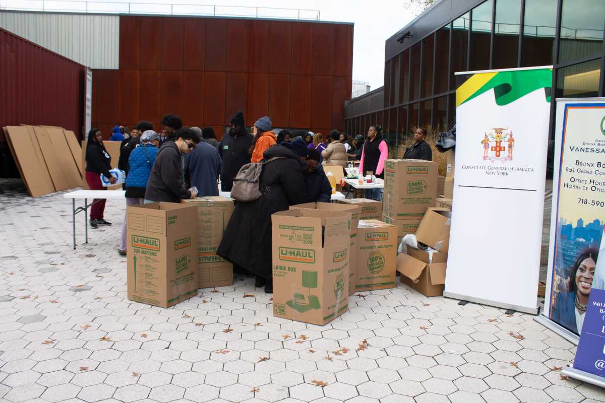 Hurricane Melissa relief drive held by Bronx elected officials at Northeast Bronx YMCA – Bronx Times