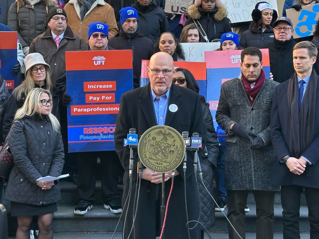 We must help NYC's paraprofessionals