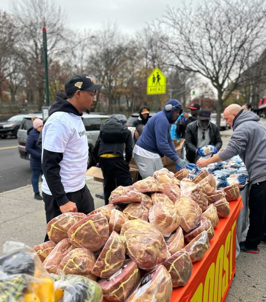 Theory 9 hosts annual Holiday Turkey, Ham and Chicken Distribution – Bronx Times