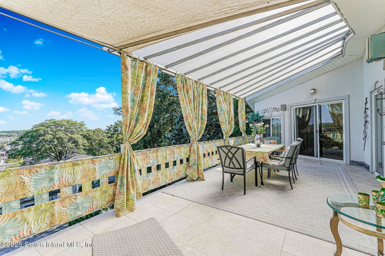 75 Longview Road