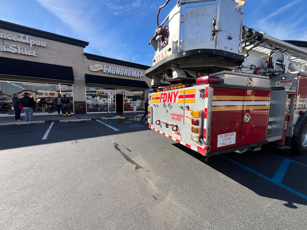FDNY responds to fire at laundromat in Richmond Valley