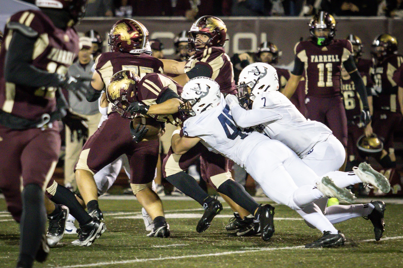 Farrell continues remarkable season with 28-6 victory over Sea