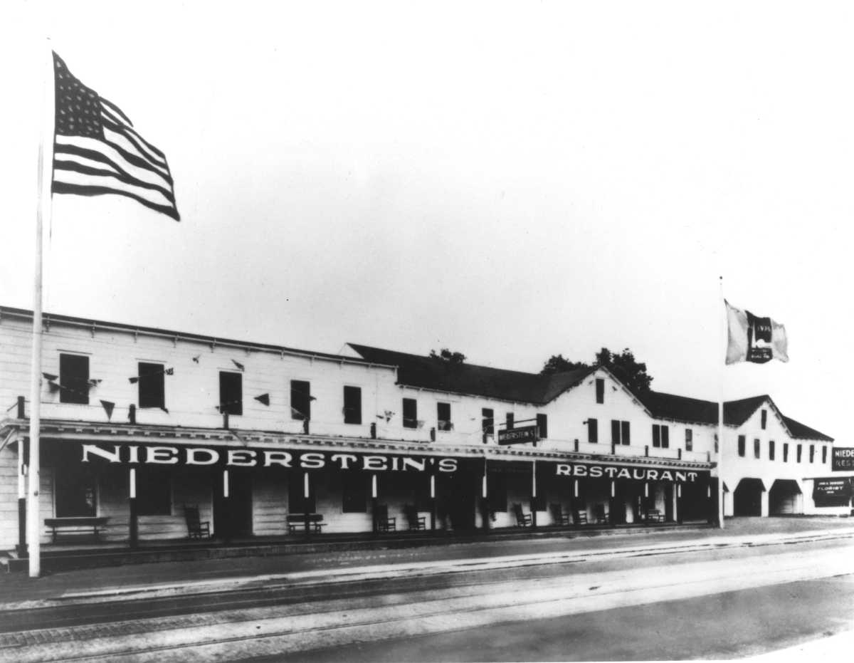 Looking back at Middle Village’s Niederstein’s restaurant – QNS