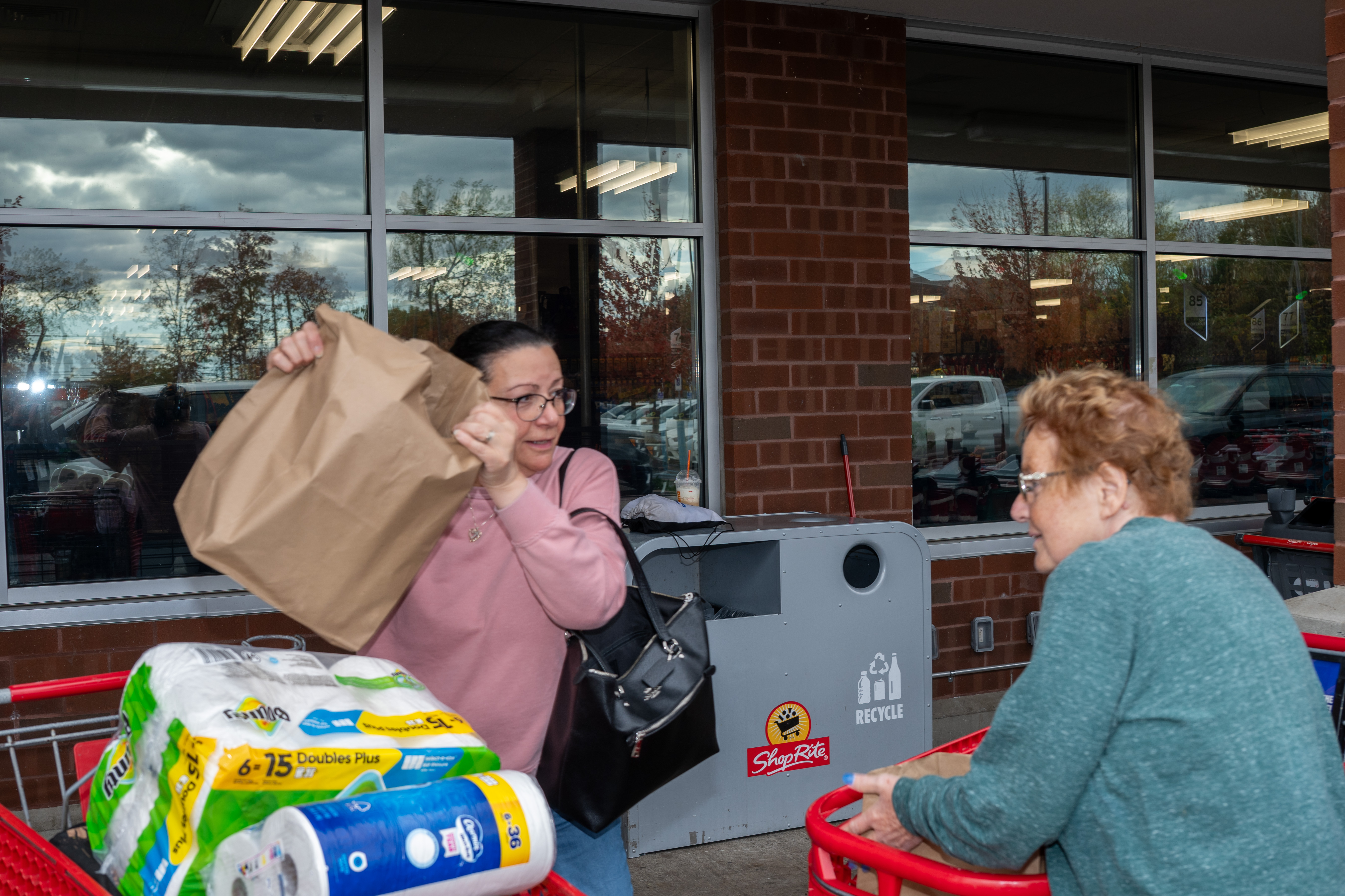 Hundreds of people donate food and/or money to the Ancient Order of Hibernians’ food drive for Blue Star Families on Saturday, November 1, 2025, in Charleston. The proceeds will benefit military families at Fort Wadsworth. (Owen Reiter for the Advance/SILive.com)