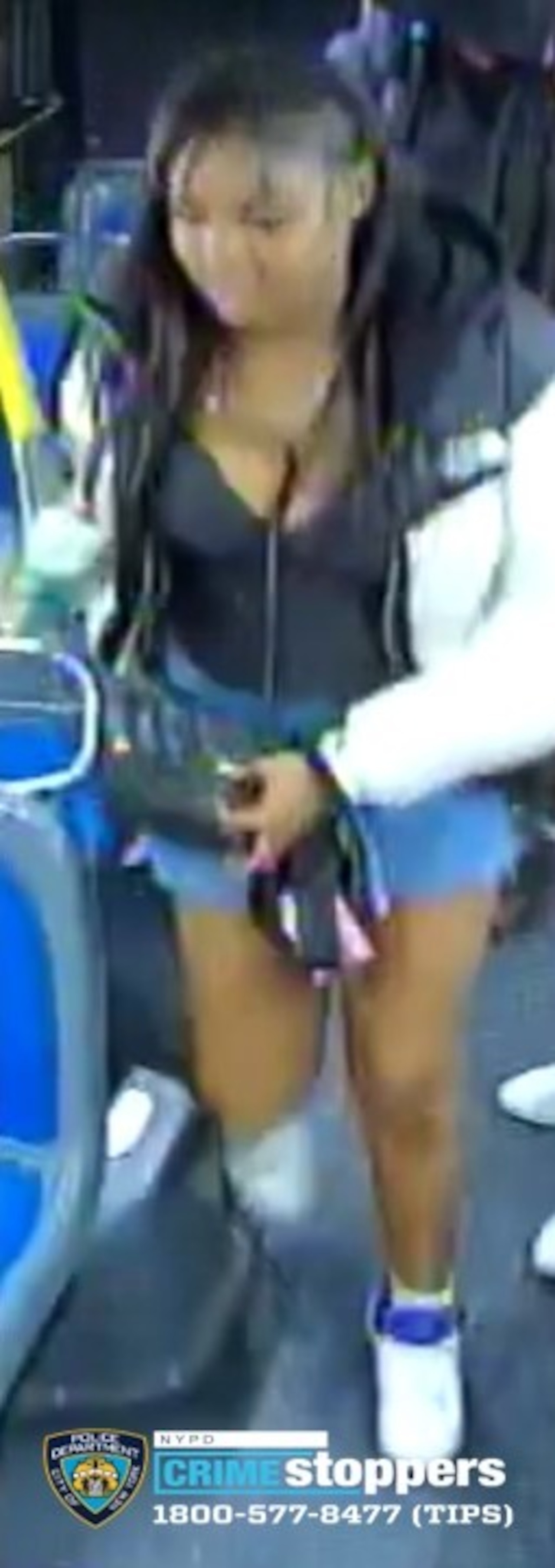 NYPD seeks tips in robbery at store on Staten Island