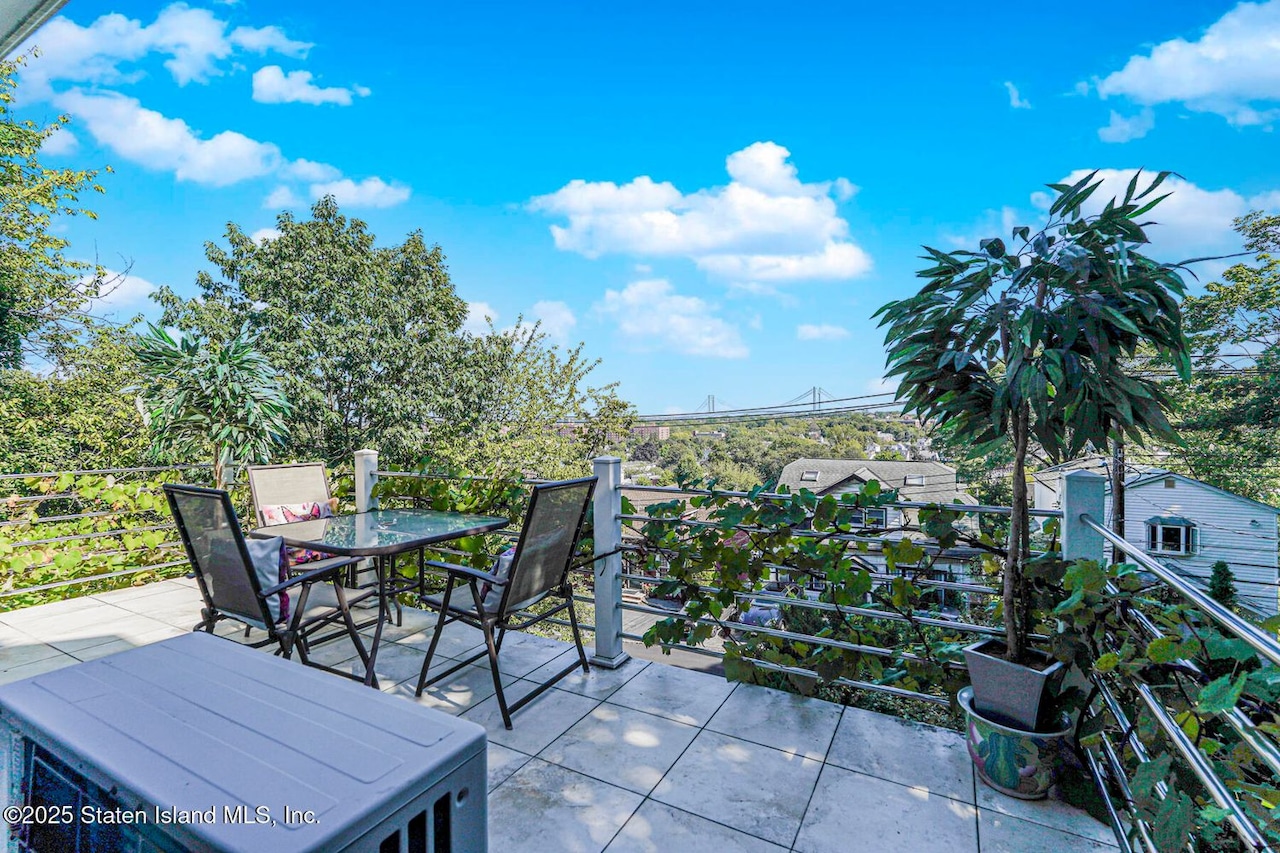 75 Longview Road