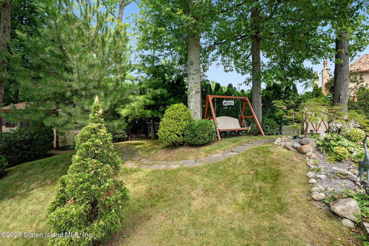 304 Bertram Avenue, Annadale