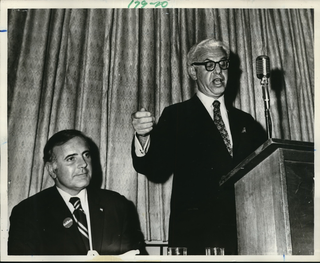 1970 Press Photo Arthur J. Goldberg, Gubernatorial Candidate, Campaigning