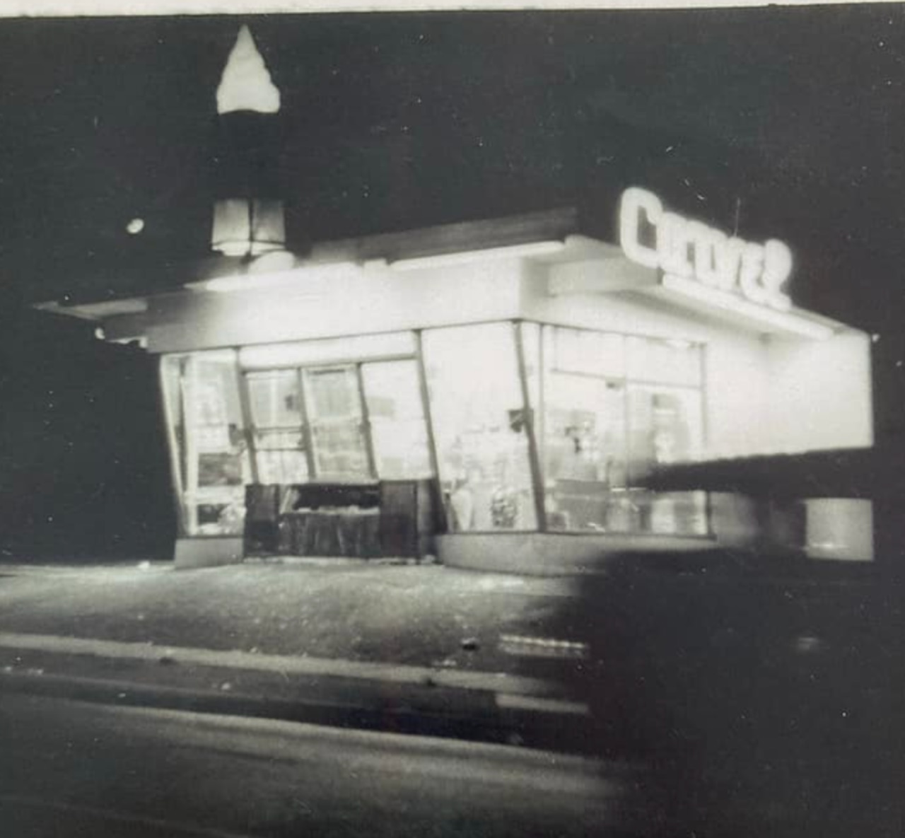 Carvel, A Popular West Brighton Corner