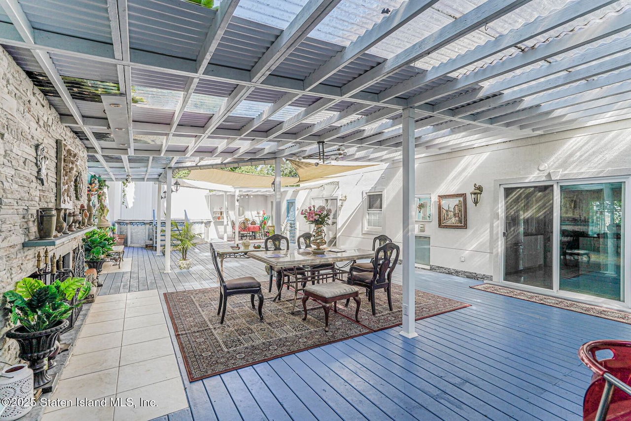 75 Longview Road