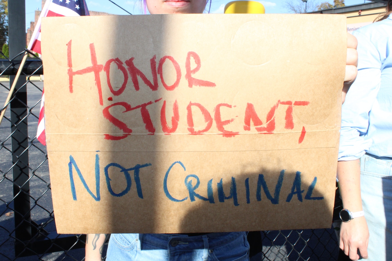 Staten Island protesters rally for detained asylum seeker outside Malliotakis office