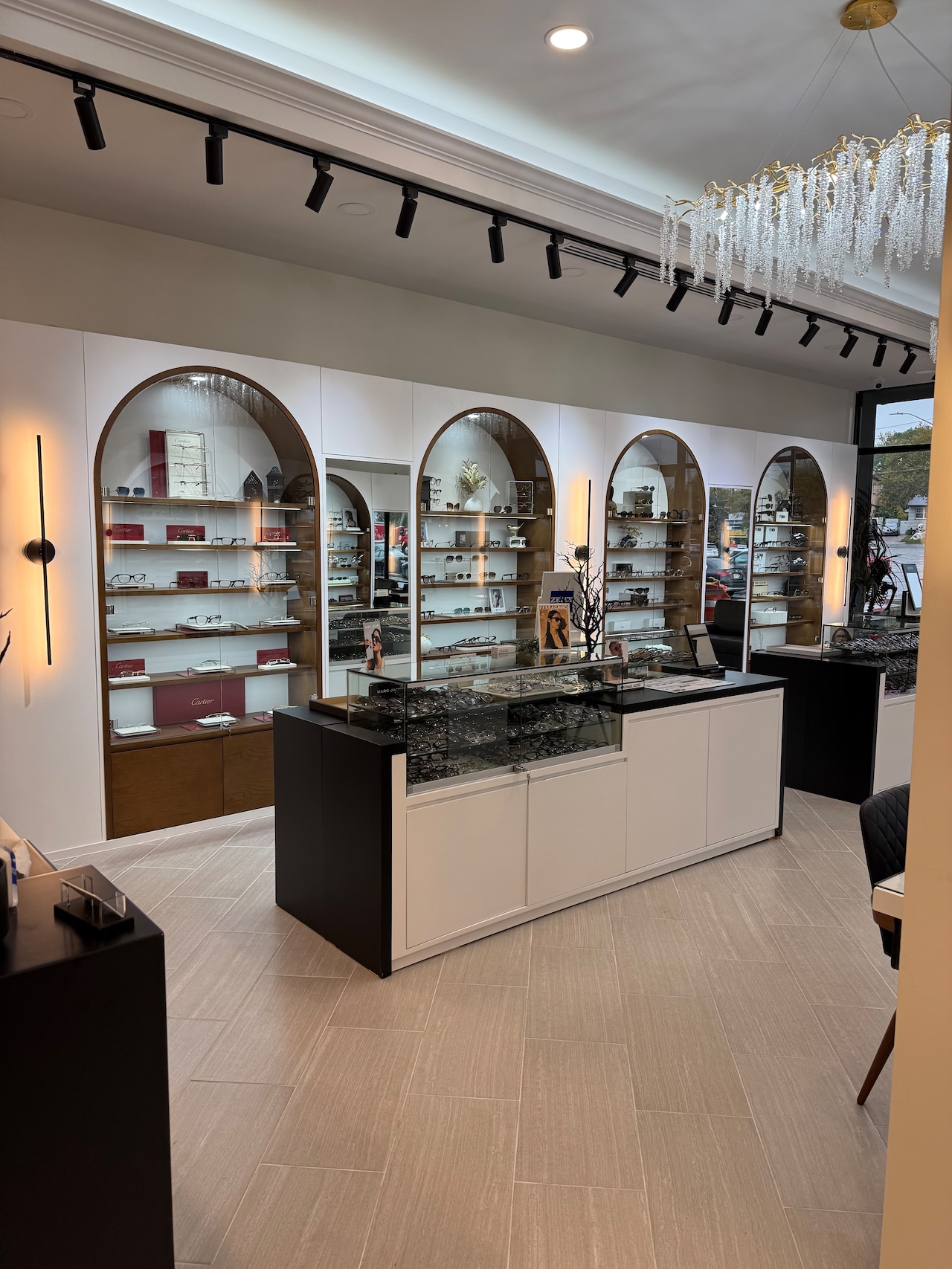Husband-wife optometrists launch boutique eye care practice in Staten Island