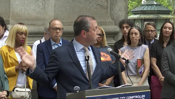 NYC Comptroller Brad Lander pleads not guilty to trespassing, blocking federal operations